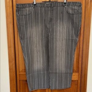 LOGO by Lori Goldstein Black Striped Women's Straight Leg Petite Jeans 32WP New